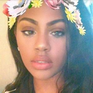 Meet your Posher, Bella